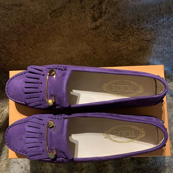 Tod’s Suede Fringe Loafers - Picture 10 of 12